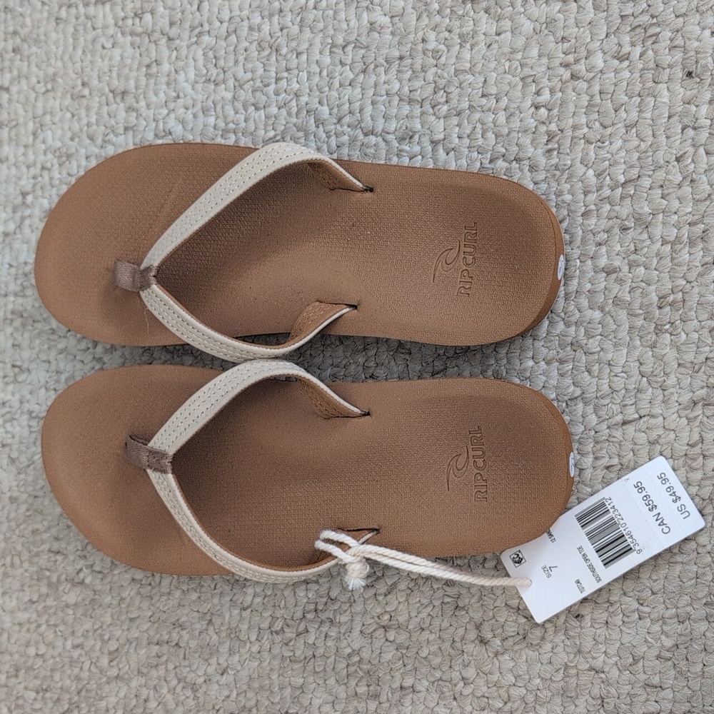 NWT - Women's Size 7 - Rip Curl Tan and Brown Flip Flops